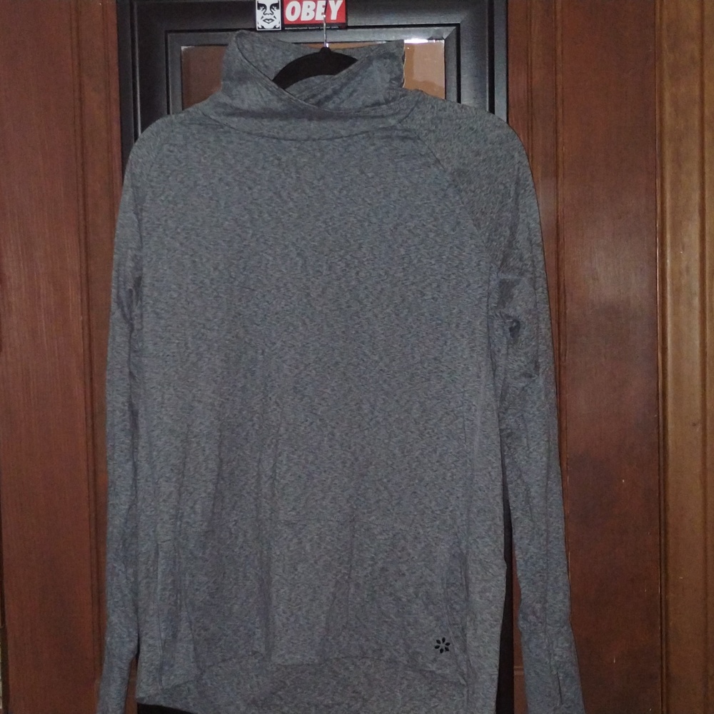 Nine West women's active top.